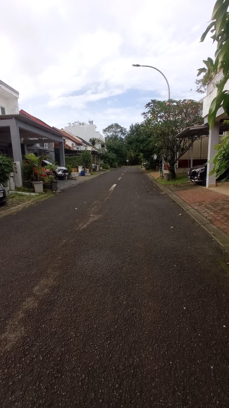 Kavling samping taman di Santiago  Delatinos