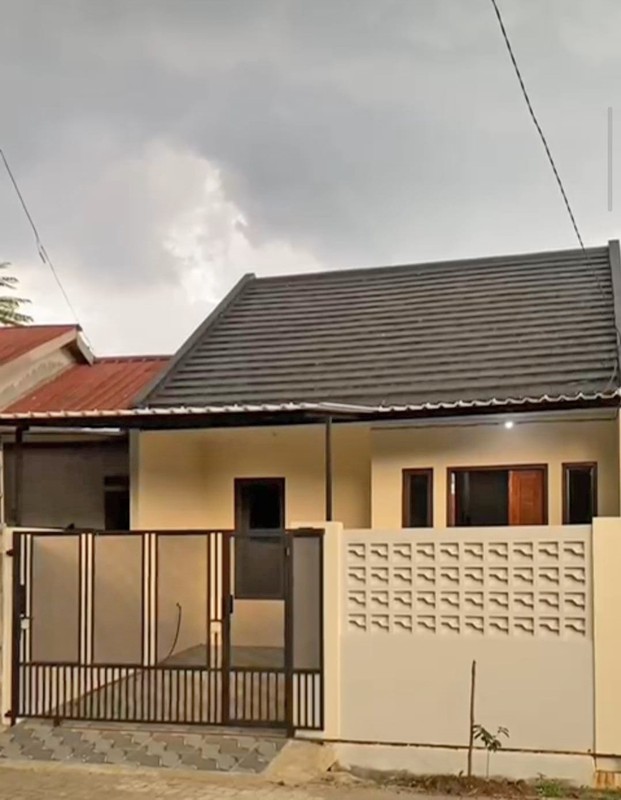 Rumah Minimalis Modern di Perum Griya Parahita BSD Pagedangan