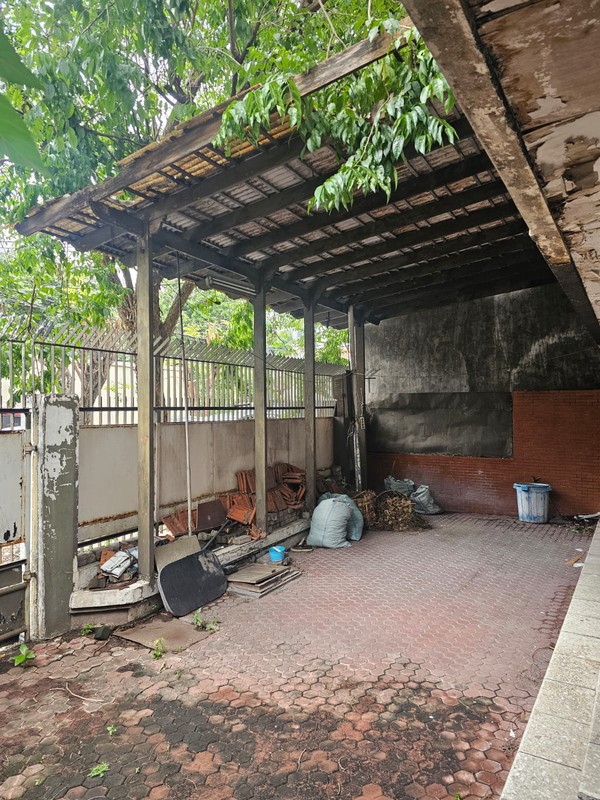 Rumah Pusat Kota Harga Murah!! Di Jual Rumah Hitung Tanah Jl. Embong Cerme Surabaya Pusat