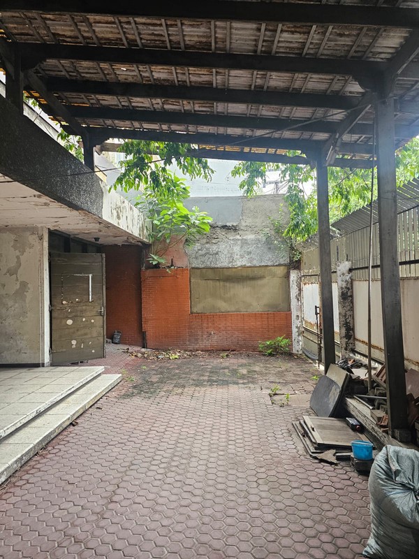 Rumah Pusat Kota Harga Murah!! Di Jual Rumah Hitung Tanah Jl. Embong Cerme Surabaya Pusat
