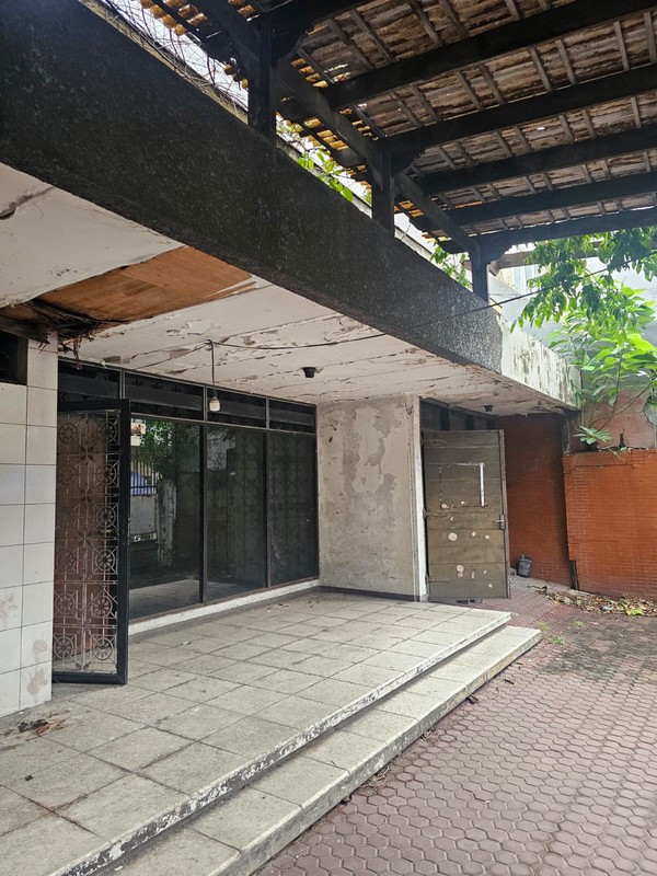 Rumah Pusat Kota Harga Murah!! Di Jual Rumah Hitung Tanah Jl. Embong Cerme Surabaya Pusat