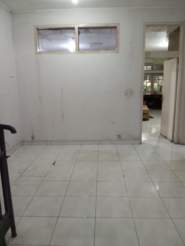 Dijual Cepat Rumah Lokasi Strategis Di Jl. Pinang Emas, Kebayoran Lama, Jakarta Selatan