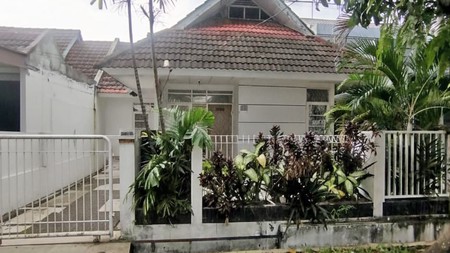 Rumah Lokasi Strategis di Griya Loka BSD City