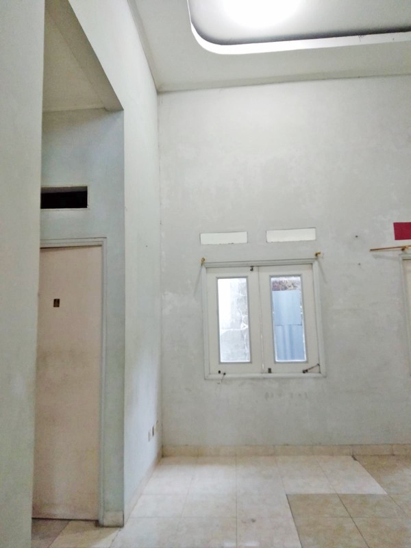 Rumah siap huni di Perum 6600, Pancoran Mas Depok