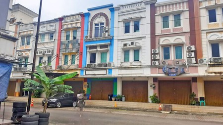 Ruko Golden Madrid 2 BSD City - Lokasi Komersial Strategis dekat Tol