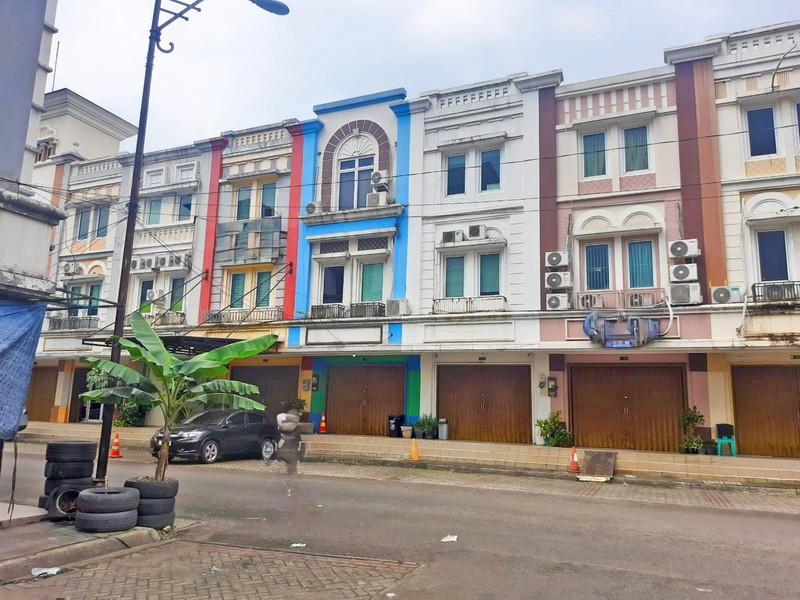 Ruko Golden Madrid 2 BSD City - Lokasi Komersial Strategis dekat Tol