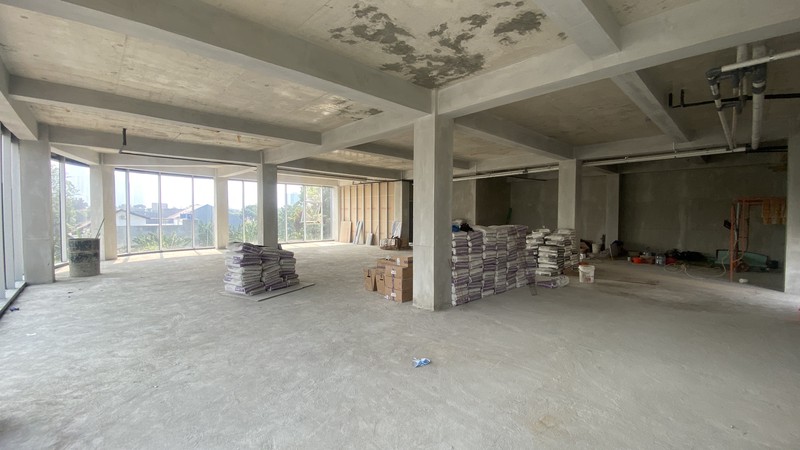 Di Sewakan Office space di kawasan senayan, terdapat 5 lantai + rooftop