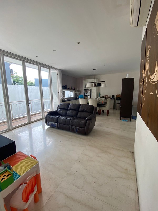 Dijual 240 m2 Rumah Royal Residence Raya Luar Cluster Row Jalan 4 Mobil View Danau 