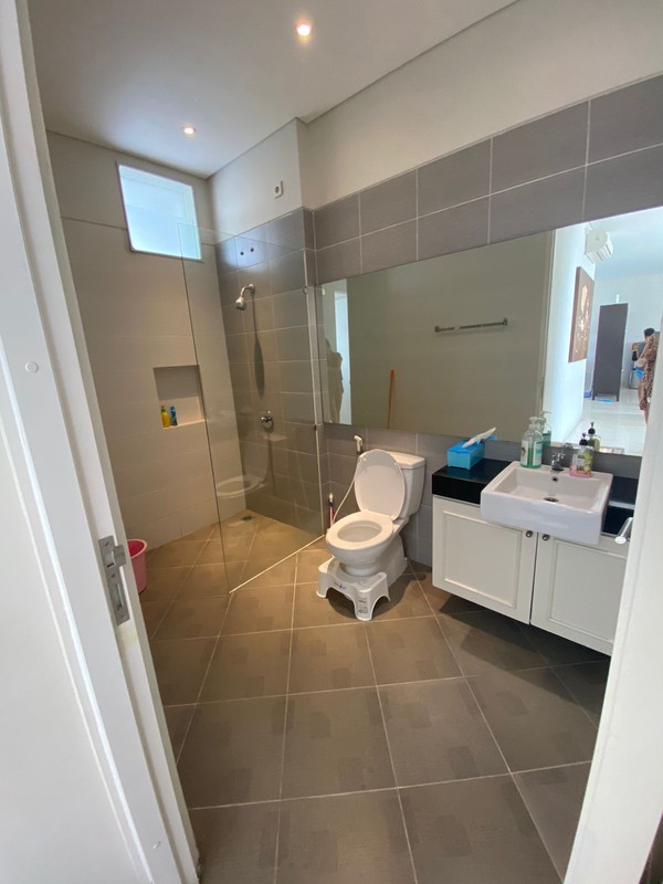 Dijual 240 m2 Rumah Royal Residence Raya Luar Cluster Row Jalan 4 Mobil View Danau 