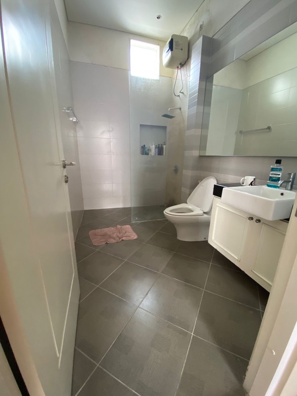 Dijual 240 m2 Rumah Royal Residence Raya Luar Cluster Row Jalan 4 Mobil View Danau 