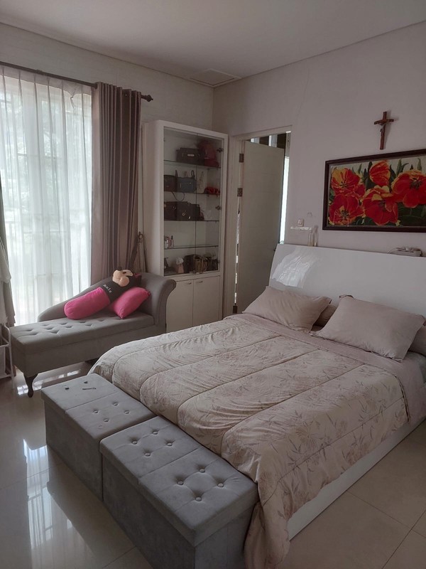 Dijual 240 m2 Rumah Royal Residence Raya Luar Cluster Row Jalan 4 Mobil View Danau 