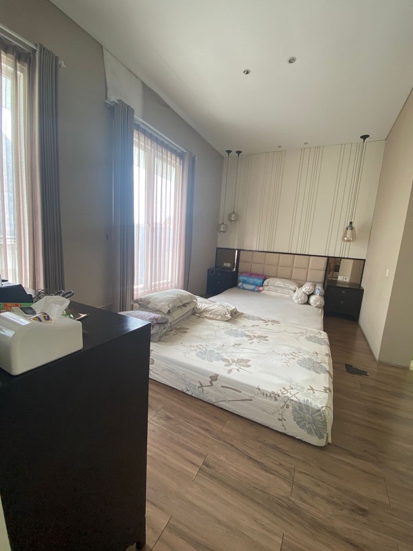 Dijual 240 m2 Rumah Royal Residence Raya Luar Cluster Row Jalan 4 Mobil View Danau 