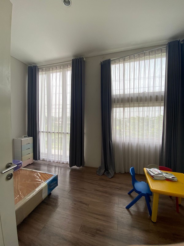 Dijual 240 m2 Rumah Royal Residence Raya Luar Cluster Row Jalan 4 Mobil View Danau 