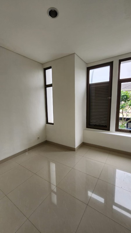 Dijual Rumah Cantik di Luxmore, Greenwich,BSD City