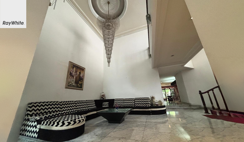 FOR SALE Rumah 2 Lantai Syamsu Rizal Menteng Jakarta Pusat 