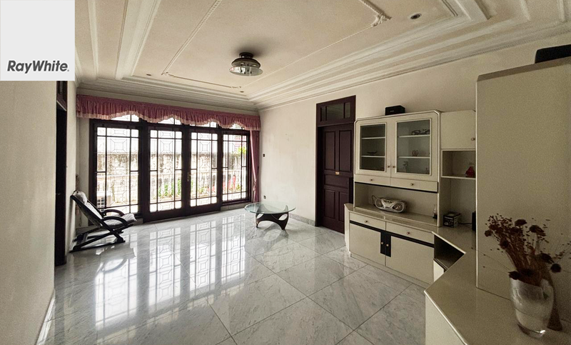 FOR SALE Rumah 2 Lantai Syamsu Rizal Menteng Jakarta Pusat 