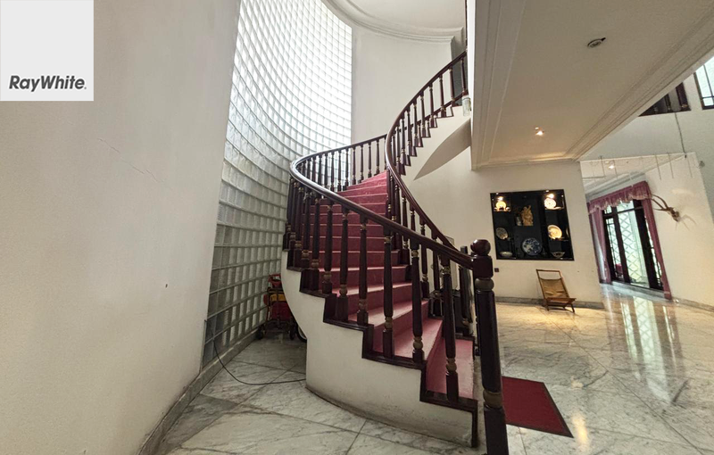 FOR SALE Rumah 2 Lantai Syamsu Rizal Menteng Jakarta Pusat 