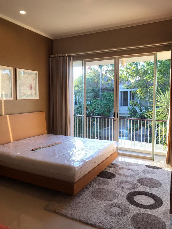 Dijual 412 m2 Rumah Diamond Hill Citraland Surabaya Barat - Hook ( Timur - Utara ) - Taman Asri - Desain Tropical Modern - Garasi Carport 4 Mobil Luas