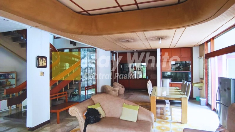 Rumah di Mainroad Pasir Kaliki Bandung