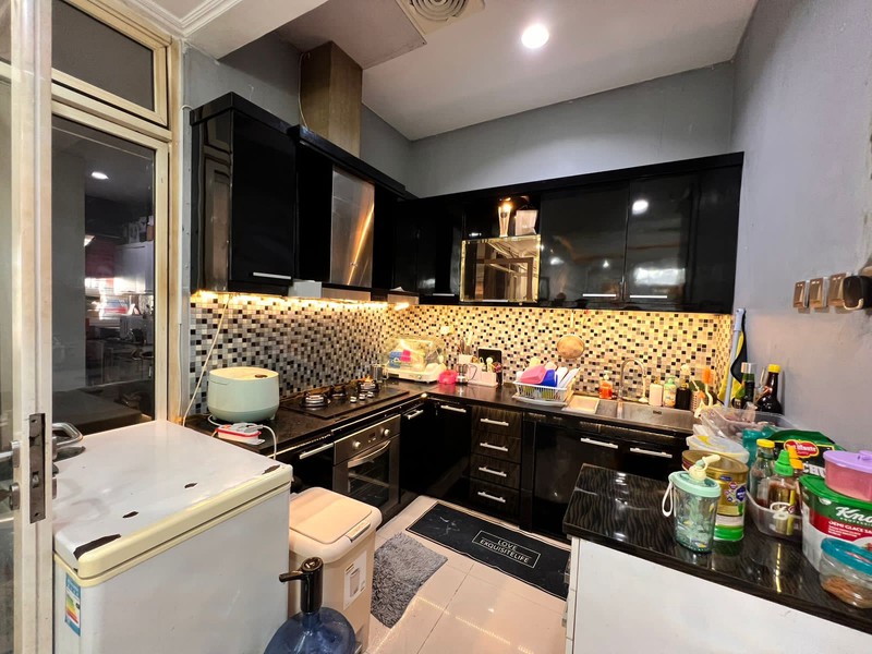 Dijual Rumah Eksklusif Boulevard Citra Grand Hadap Timur  