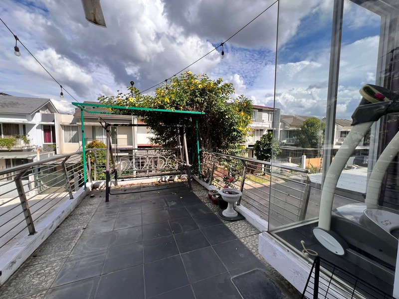 Dijual Rumah Eksklusif Boulevard Citra Grand Hadap Timur  