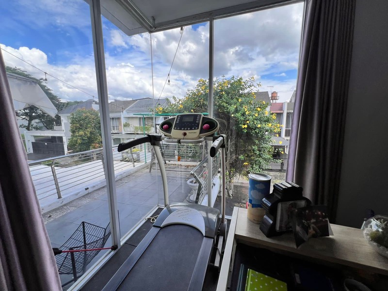 Dijual Rumah Eksklusif Boulevard Citra Grand Hadap Timur  