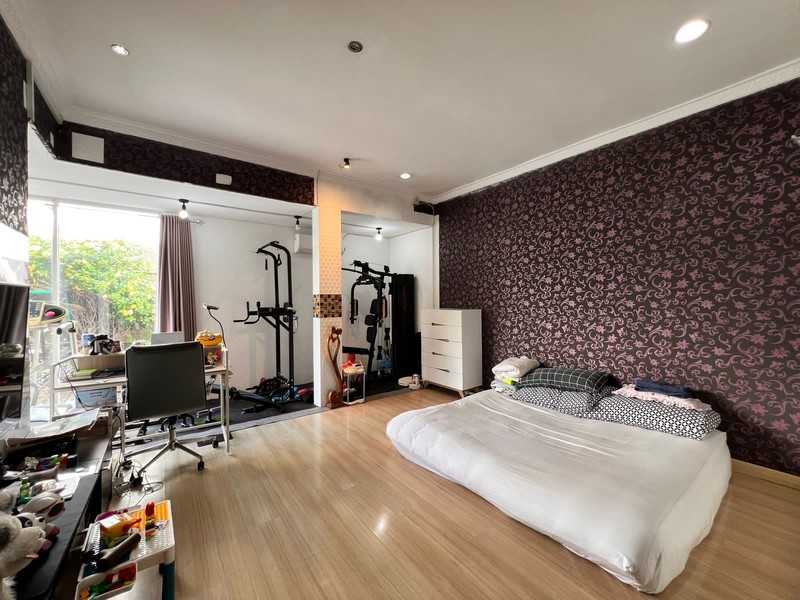 Dijual Rumah Eksklusif Boulevard Citra Grand Hadap Timur  