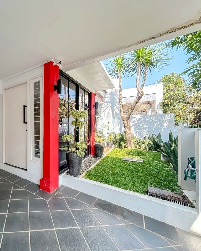 Rumah bagus, Minimalis, Cantik Fully Furnished, siap huni di Bintaro