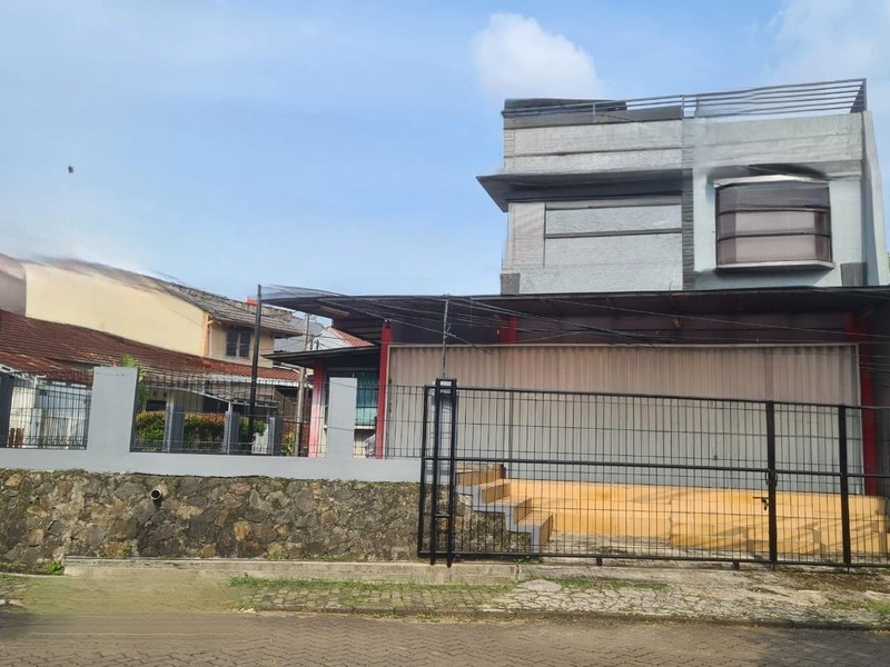 Ruko di Bukit Nusa Indah Serua Tangerang selatan Posisi Hook siap Usaha