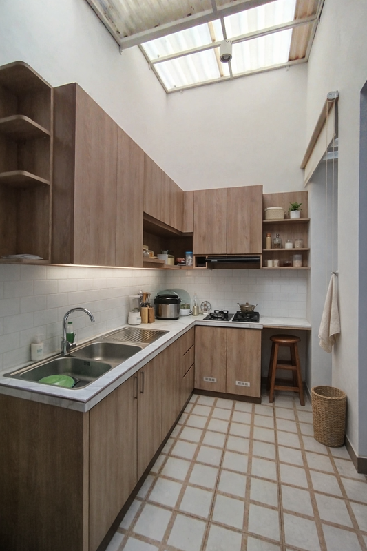 Rumah Cantik di Malibu Village, Lokasi Strategis dan nyaman