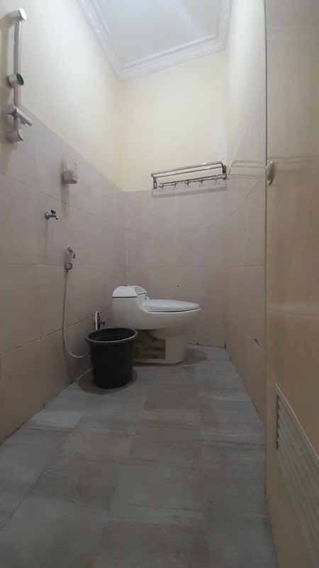 Ruko 2 Lantai di Lokasi Strategis dan Jalur Bisnis Ciracas: Selangkah ke LRT & Tol, SHM, Bebas Banjir & Akses 3 Mobil - Siap Huni!