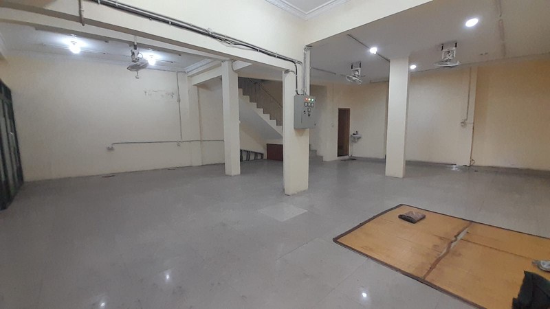 Ruko 2 Lantai di Lokasi Strategis dan Jalur Bisnis Ciracas: Selangkah ke LRT & Tol, SHM, Bebas Banjir & Akses 3 Mobil - Siap Huni!