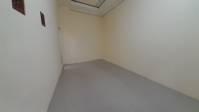 Ruko 2 Lantai di Lokasi Strategis dan Jalur Bisnis Ciracas: Selangkah ke LRT & Tol, SHM, Bebas Banjir & Akses 3 Mobil - Siap Huni!