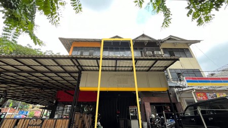 Ruko Dijual Cepat Lokasi Hook dan Strategis Cocok Untuk Usaha : Restaurant, Cafe, Bengkel, Coffe Shop, di Tebet, Jakarta Selatan