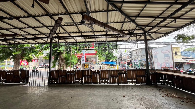 Ruko for Sale in Jakarta Selatan, DKI Jakarta Ruko Dijual Cepat Lokasi Hook dan Strategis Cocok Untuk Usaha : Restaurant, Cafe, Bengkel, Coffe Shop, di Tebet, Jakarta Selatan