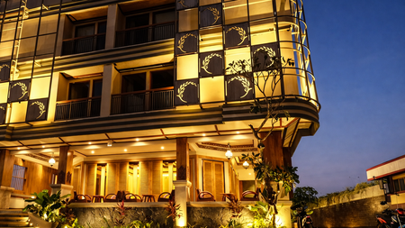 HOTEL  5 LANTAI DI JANTUNG SEMINYAK - PRIME INVESTMENT!