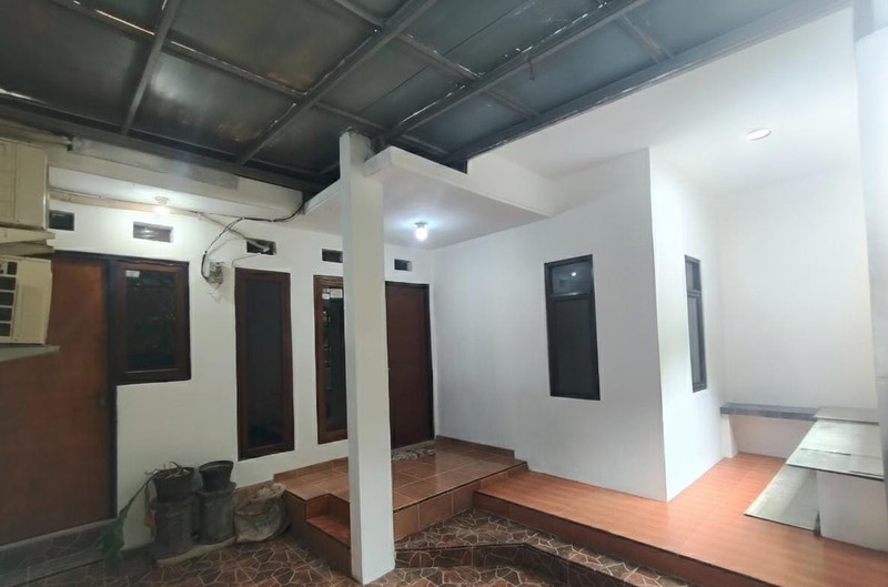 Baru Selesai Renovasi, Dekat Dengan Stasiun LRT, 5 menit Exit Tol JORR, Nego