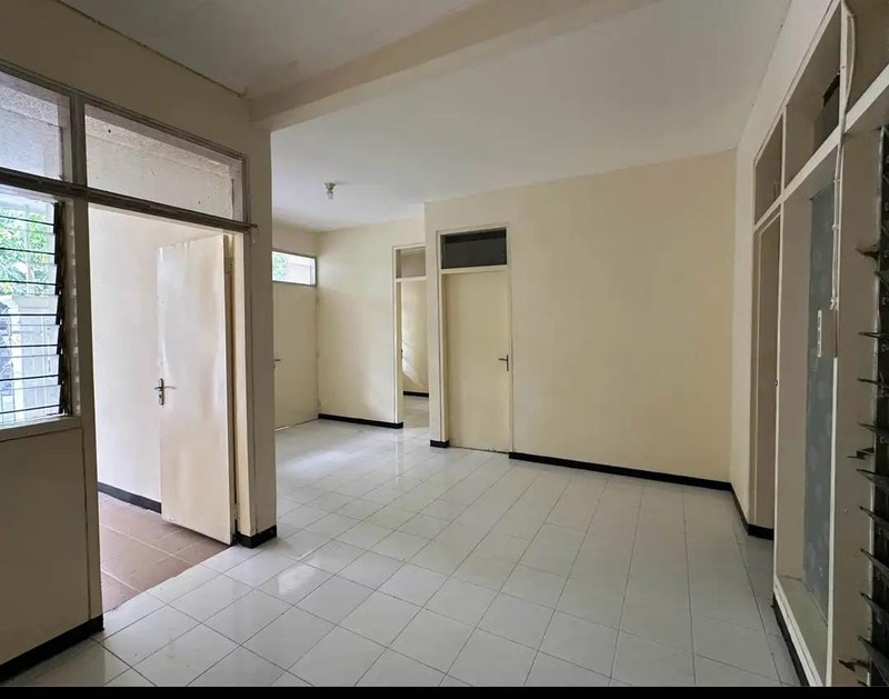 Dijual 240 m2 Rumah Pondok Rosan Wiyung Surabaya Dekat Royal Residence - Graha Sampurna - Babatan Pratama