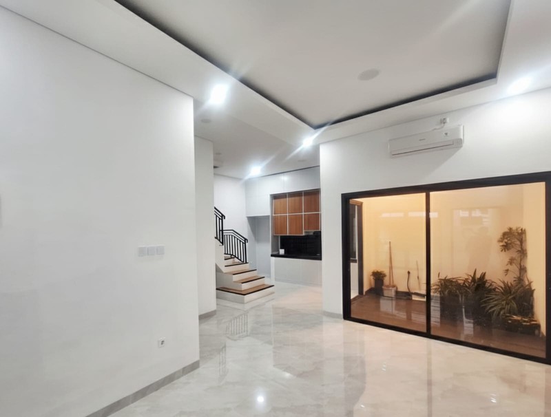 Rumah minimalis  brand new siap huni di Graha Bintaro 