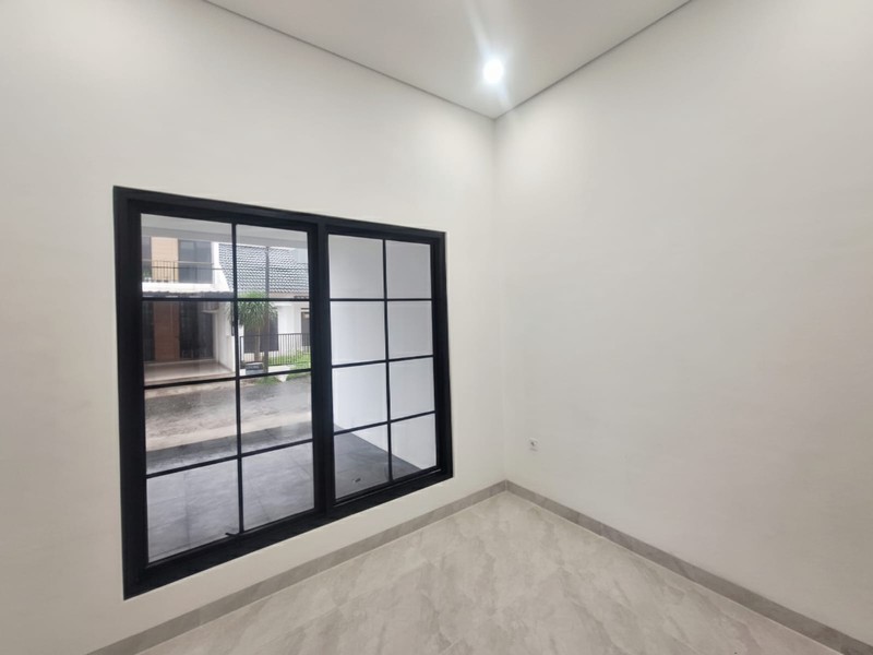Rumah minimalis  brand new siap huni di Graha Bintaro 