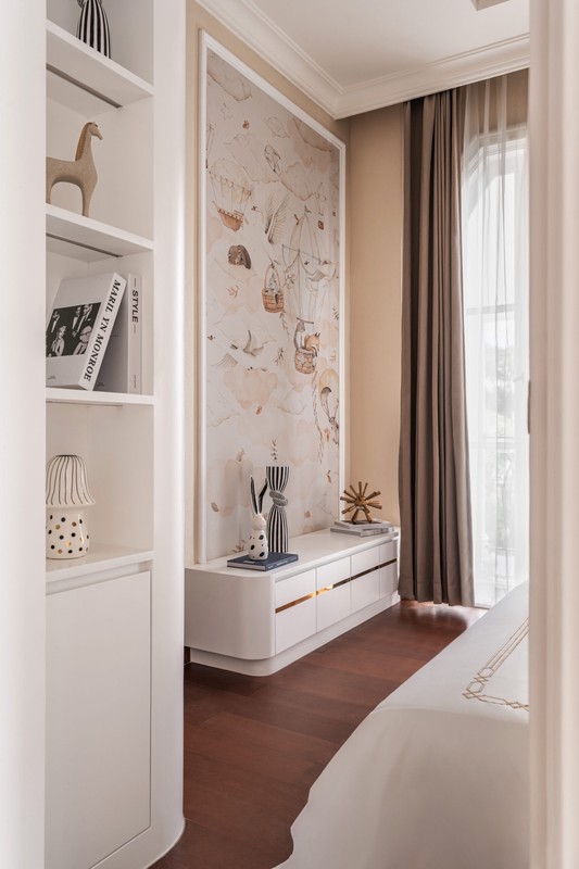 Rumah Hoek dengan Pool berkonsep Classic Harmony di Puri Bintaro Sektor 9