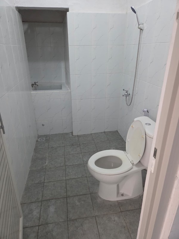 Rumah 2 Lantai 5 Kamar Tidur Lokasi Tebet Jaksel