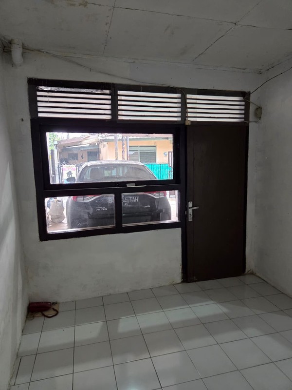 Rumah 2 Lantai 5 Kamar Tidur Lokasi Tebet Jaksel