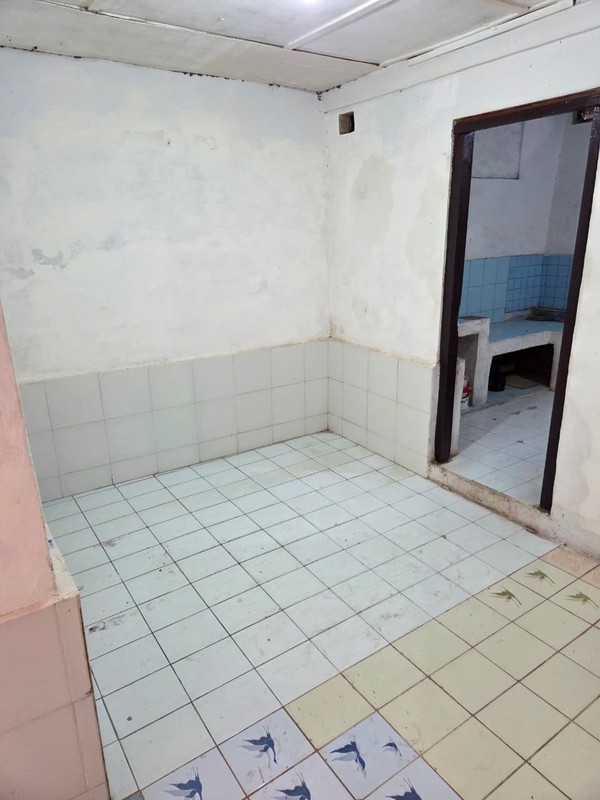 Rumah 2 Lantai 5 Kamar Tidur Lokasi Tebet Jaksel