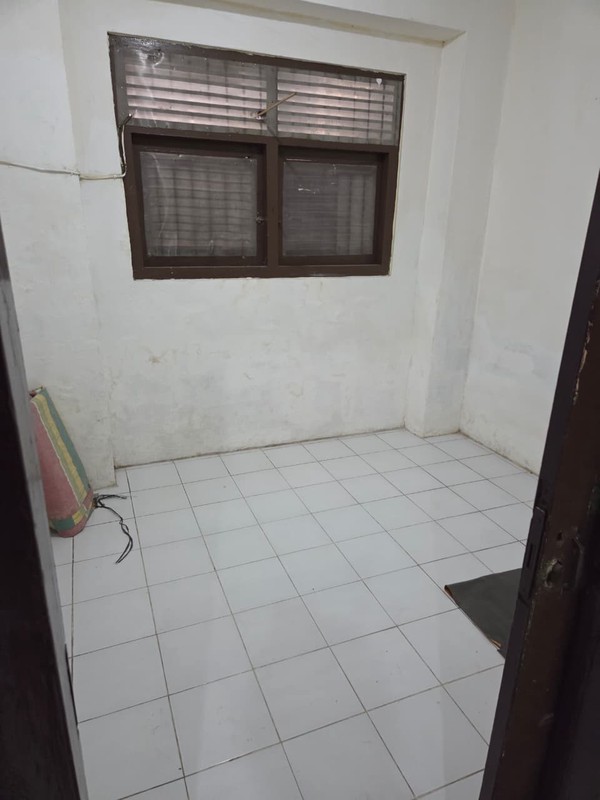 Rumah 2 Lantai 5 Kamar Tidur Lokasi Tebet Jaksel