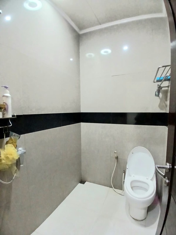 Strategis & Nyaman, Rumah Tinggal + Kantor 2 Lantai Siap Huni & Semi Furnished, Sinduharjo, Ngaglik, Sleman