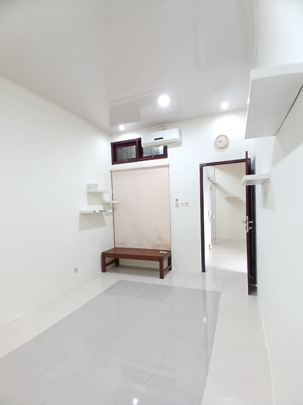 Strategis & Nyaman, Rumah Tinggal + Kantor 2 Lantai Siap Huni & Semi Furnished, Sinduharjo, Ngaglik, Sleman