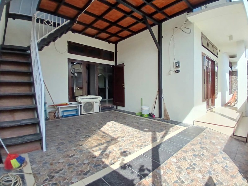 Strategis & Nyaman, Rumah Tinggal + Kantor 2 Lantai Siap Huni & Semi Furnished, Sinduharjo, Ngaglik, Sleman