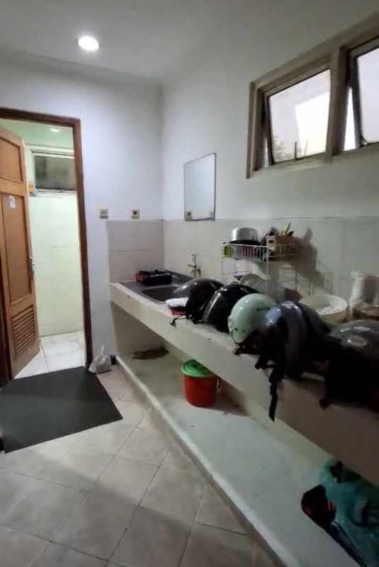 Dijual tempat usaha Ruko dan restoran di Lebak Bulus