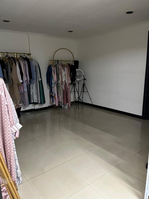 Dijual tempat usaha Ruko dan restoran di Lebak Bulus